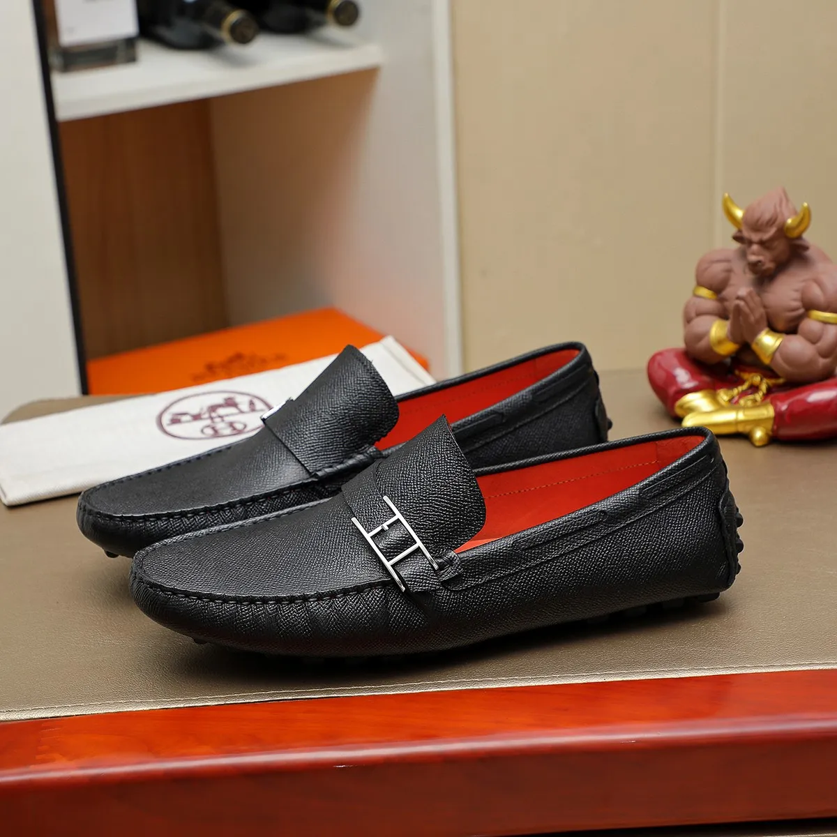 Men's shoes 💰380 🕷🕷【HERMES】Same style at Hermès counters 🇨🇳 Classic slip-on shoes 1:1 mold opening 💯 Original quality 🍓 Made of imported first-layer cowhide 🍅 pigskin lining 🌶🌶 Super high-end men's leather shoes 🇨🇳 Solid and stable, very special 🍇 Color, code number 38-44 (45.46/47 customized)...